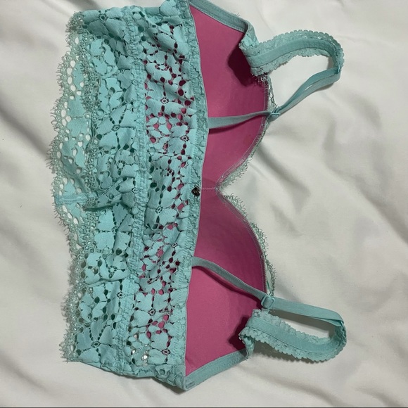 VS Bralette - Picture 2 of 3